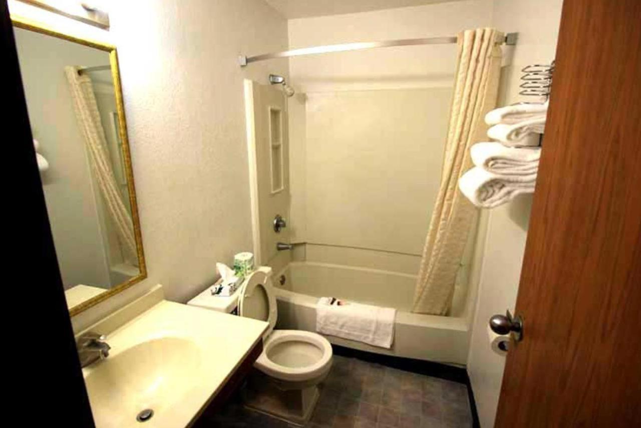 Norwood Inn Minneapolis Roseville Εξωτερικό φωτογραφία